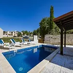 Stroumpi Private Pool * Stroumbi