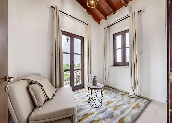 Stroumpi Private Pool * Stroumbi