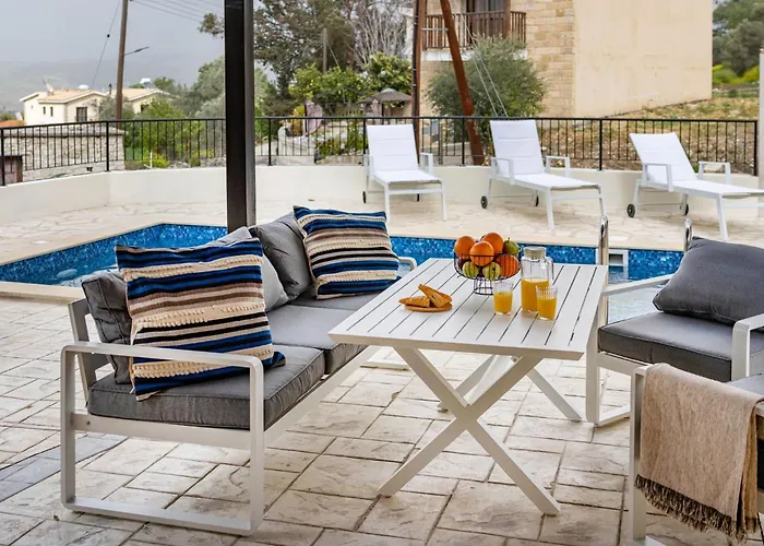 Stroumpi Private Pool