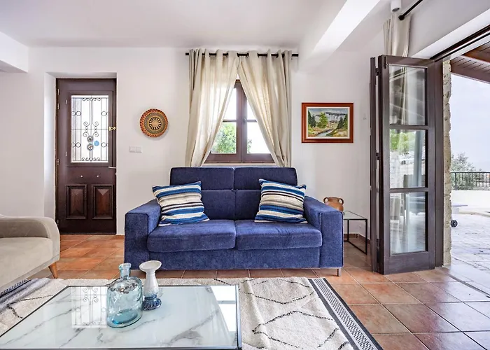 Stroumpi Private Pool Stroumbi