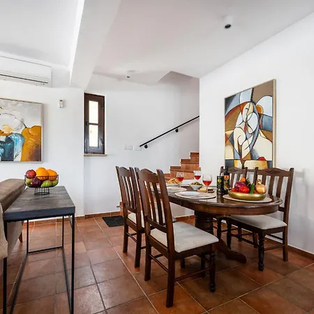 Stroumpi Private Pool * Stroumbi