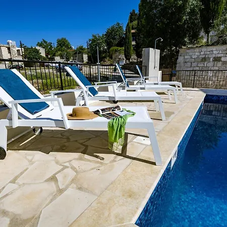 Stroumpi Private Pool Villa Stroumbi
