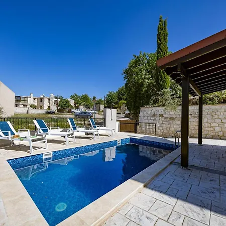 Stroumpi - Charming With Private Pool *