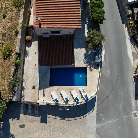 Stroumpi - Charming With Private Pool Stroumbi